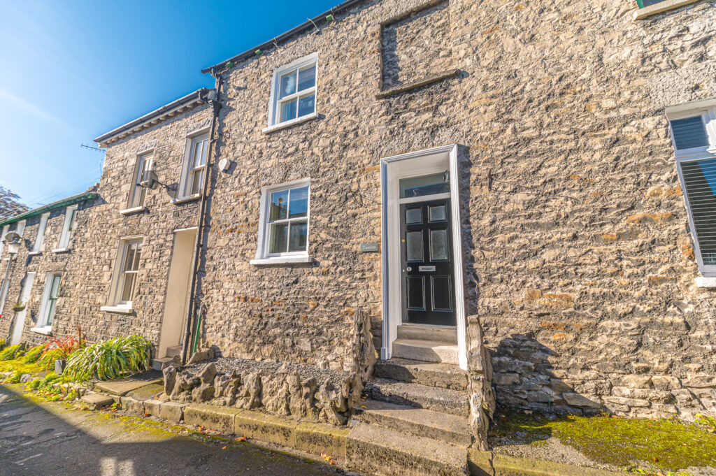 Queen Street, Kendal, LA9 4LF Milne Moser Estate Agents South Lakeland